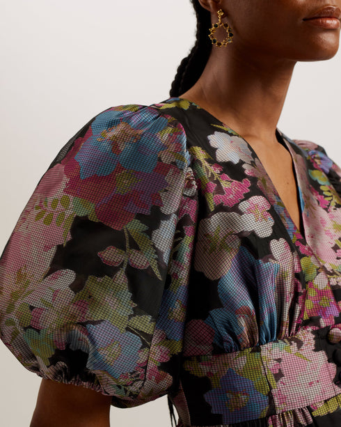 MATSEA-Dresses-MATSEA isn't just a dress, it's a statement. This midi length number comes in a fancy floral jacquard design, crowned with balloon short sleeves for a dose of drama. The low V neckline gives way to button down fastenings that add a sweet finish to this piece. Midi dress Floral jacquard design Button down fastening Balloon short sleeves Low V neckline Fitted waist with pleats Lydia is 5'10" / 1.77m and wears a Ted size 1- Ted Baker Romania